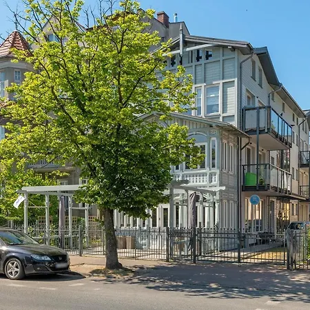 Lion - Chopina 29 With Parking 5 Min From The And Center Lägenhet *